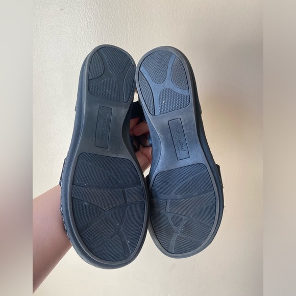 Natural Soul All Thru Comfort Barroll Black Genuine Leather Strap Sandals - Picture 4 of 7